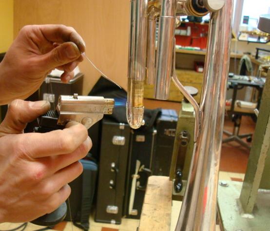 Ophicléde Atelier réparation instruments à vent - Restauration trompette Holton