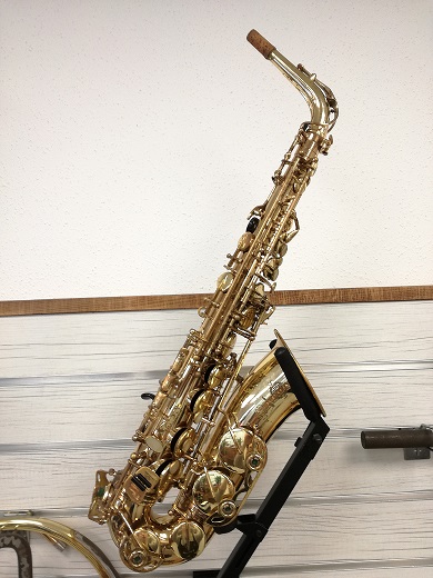 Ophicléide Atelier réparation instrumentss à vent Dévernissage patine saxophone alto SELMER