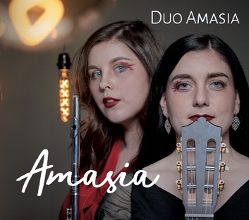 Ophicléide Showroom Concert duo Amasia Laura Matz (flûte) et Nora Amanda Gundersen (guitare)